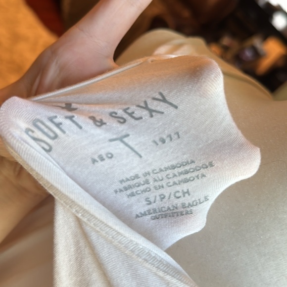 Nice soft basic tee - Picture 3 of 3